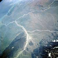 De Ganges en de Brahmaputra vinden hun weg naar de golf van Bengalen